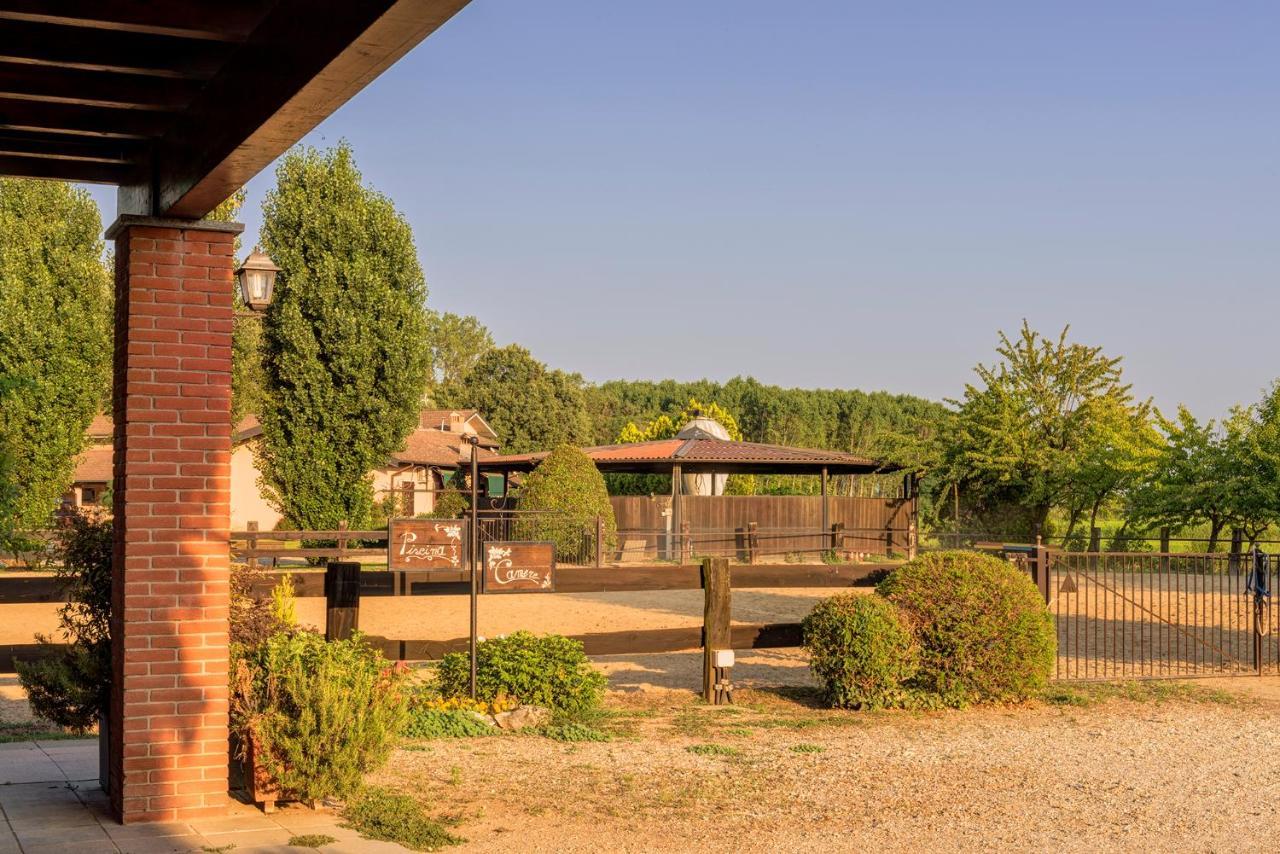 הוילה Borgarello Agriturismo Maiocchi מראה חיצוני תמונה